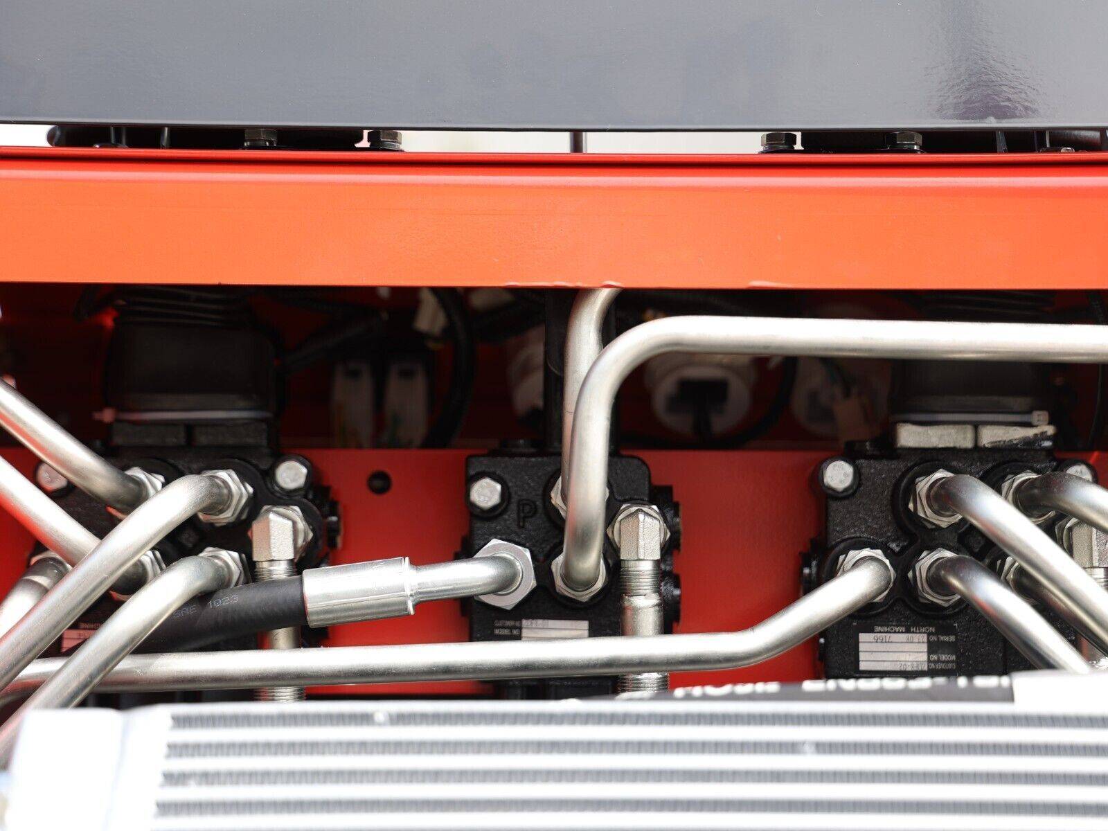 Skid-Steer-Loader-Tracked-221-HP-Honda6jpg - Skidsteer Loader