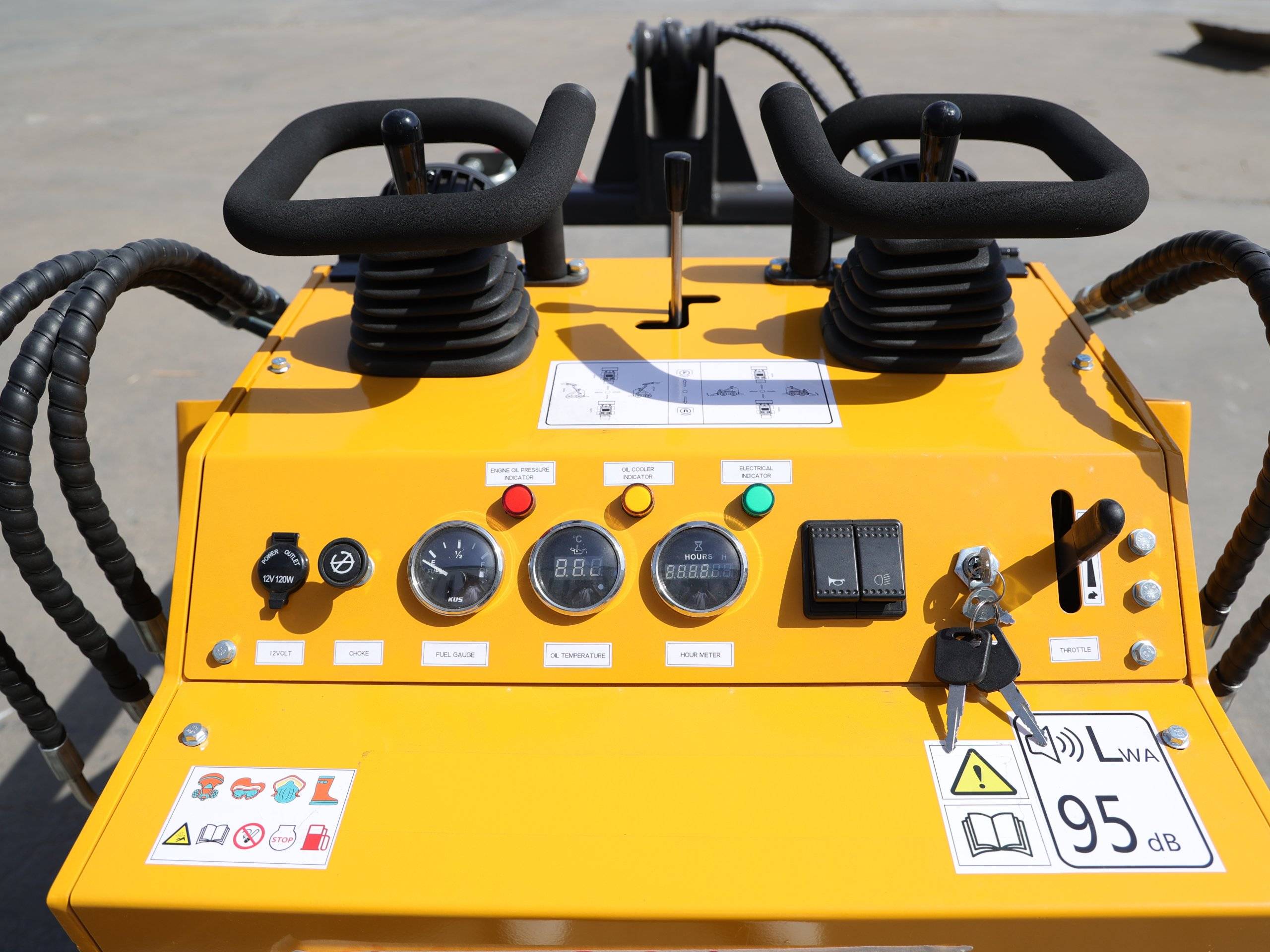 TYPHON-STOMP-2000lbs-Mini-Skid-Steer-23HP-Gas6-scaled-1jpeg - Skidsteer Loader